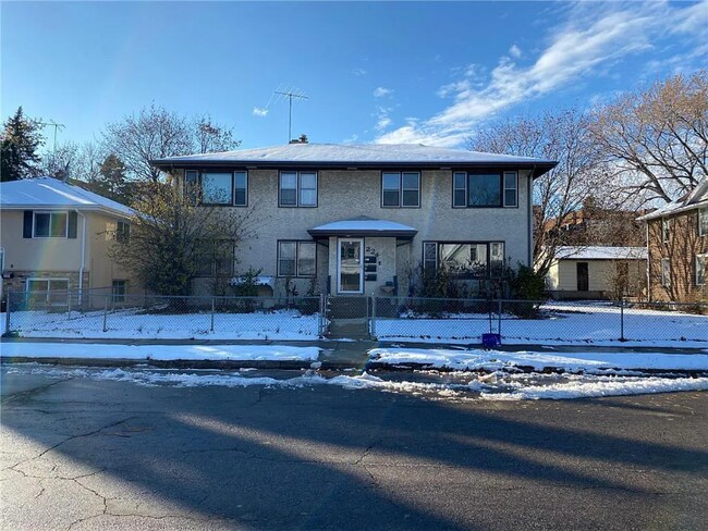 Building Photo - 224 2nd Ave