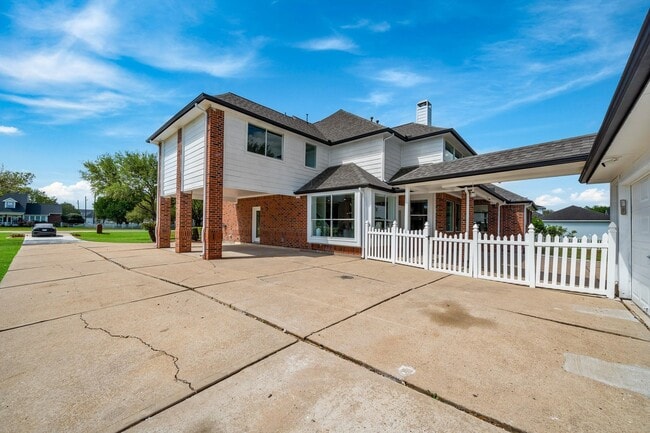 Building Photo - 7211 Savannah Glen Ln