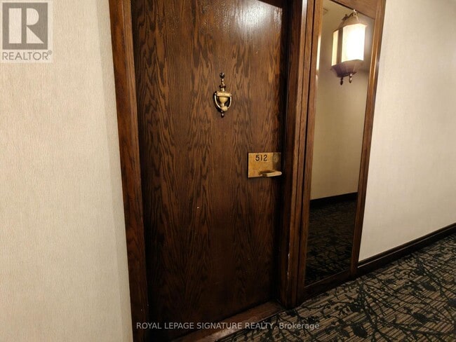 Photo du bâtiment - 55 Harbour Square