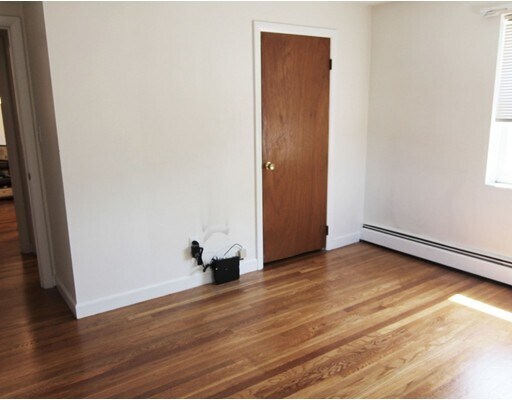 Building Photo - 33 Montvale Ave