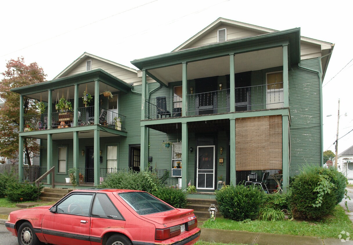 Primary Photo - 306-308 Beuhring Ave