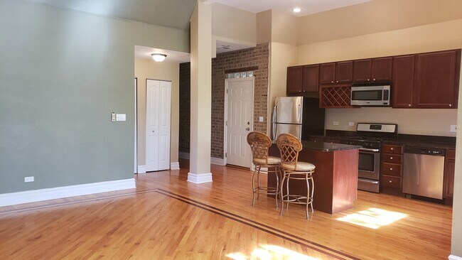 Building Photo - 4847 S Vincennes Ave
