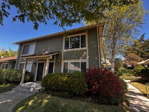 Building Photo - 588 Rio Grande Cir