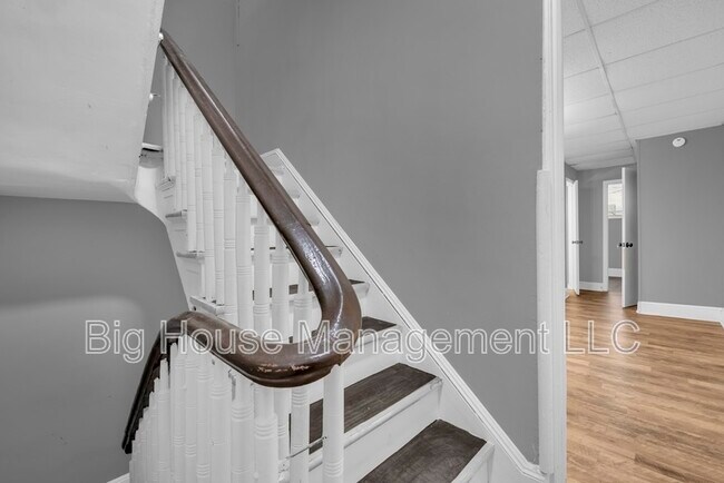 Foto del edificio - 339 E 25th St