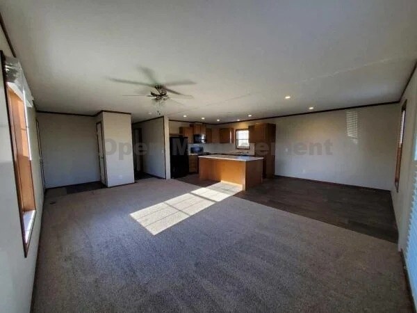 Foto del edificio - 511 E 1st St
