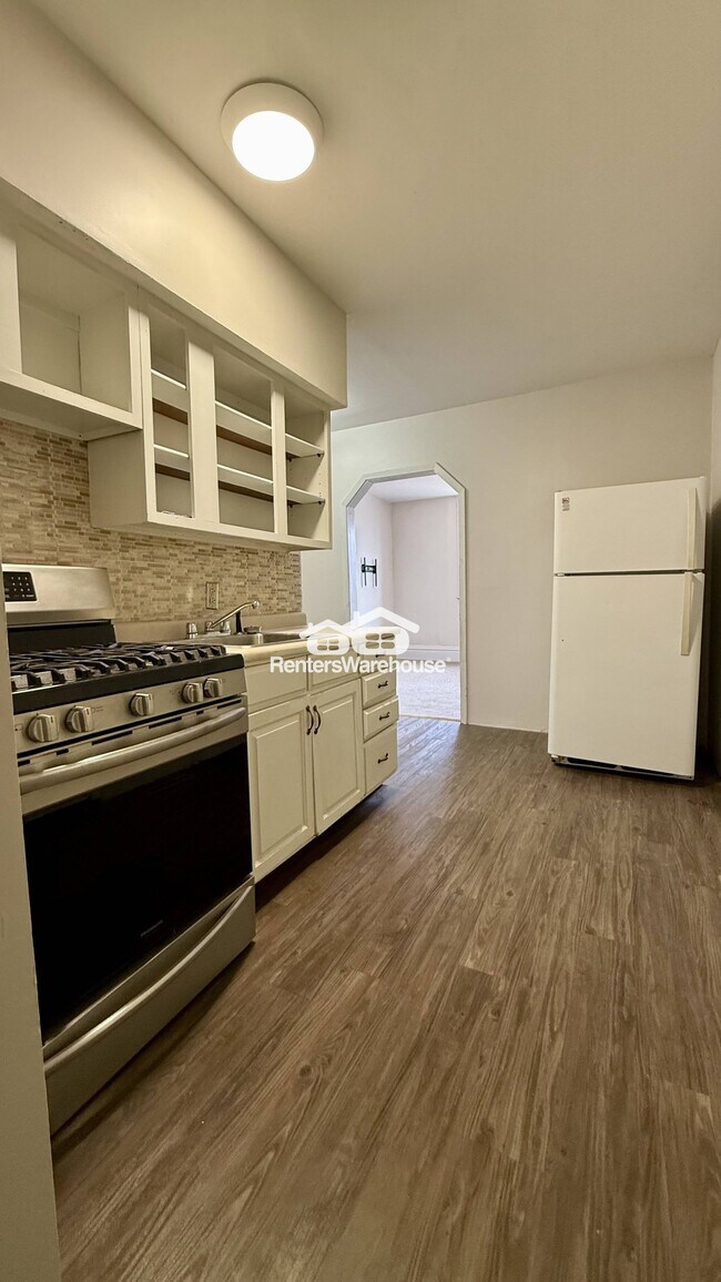 Foto del edificio - 935 Sims Ave