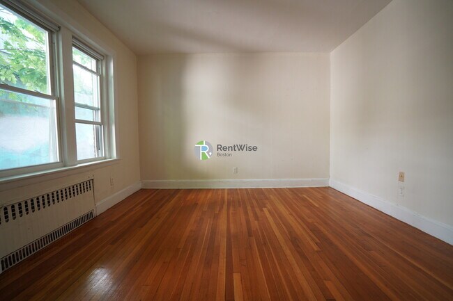 Building Photo - 33 Lancaster Terrace