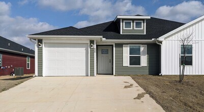 Building Photo - 625 Short Leaf Ln