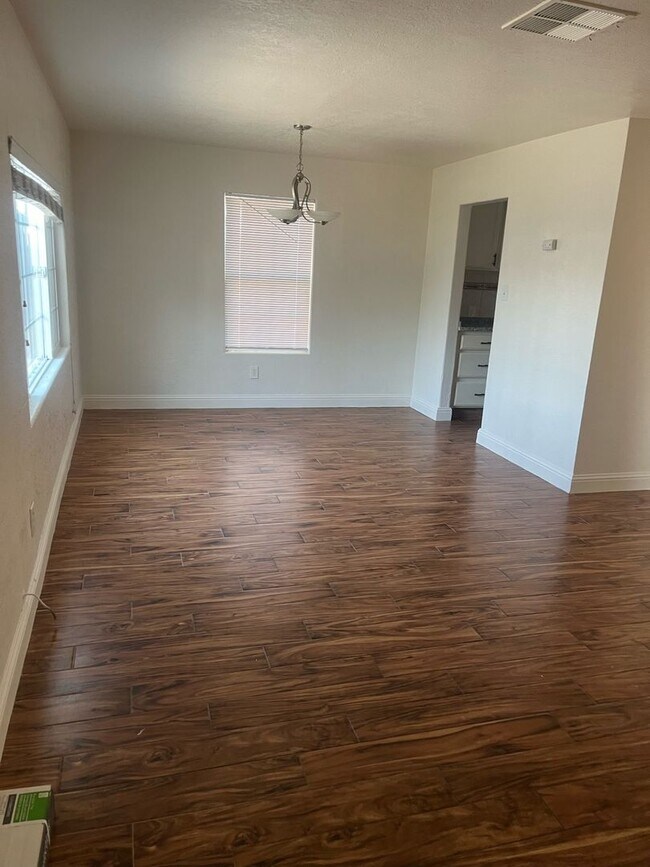 Foto del edificio - 3 Bedroom with ADU - Studio Included !