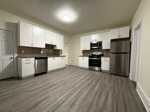 Building Photo - 443 Hays Ave