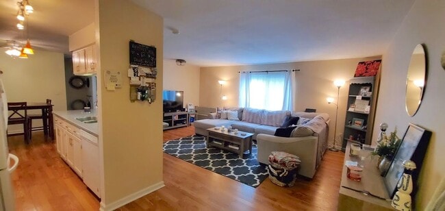 Building Photo - Centrally located, elegantly updated 2-bedroom & 1-bath 1st fl condo