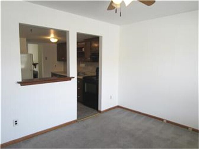Building Photo - 3211 Crystal Ct