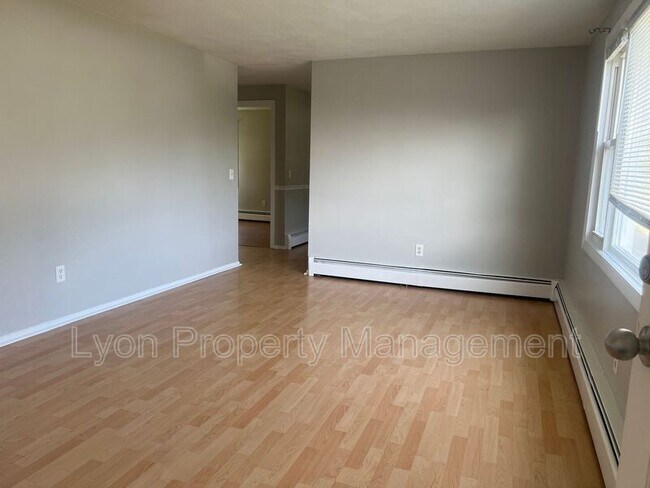 Foto del edificio - 101 Enfield St