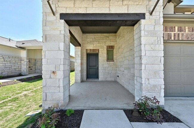 Building Photo - 123 Goosewinged Dr