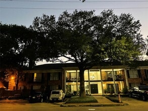 Building Photo - 3400 Timmons Ln