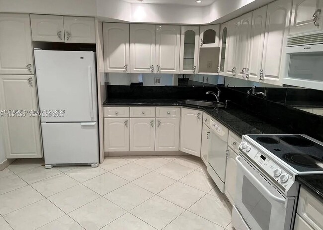 Foto del edificio - 500 Three Islands Boulevard