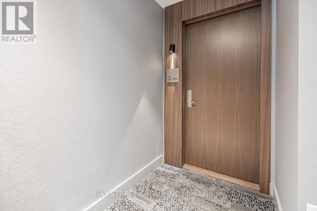 Photo du bâtiment - 1928 Lake Shore Blvd W