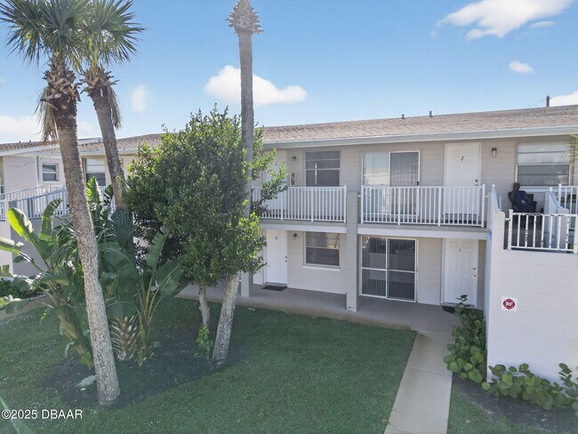 Foto del edificio - 2417 N Oleander Ave