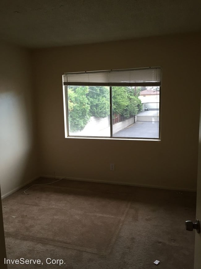 Building Photo - 451 Anderwood Ct