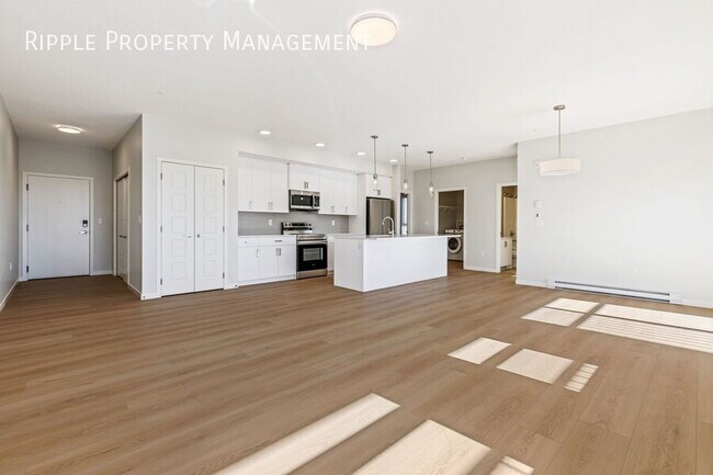Photo du bâtiment - AMAZING 2 BEDS/ 2 BATHS CONDO WITH UNDERGR...