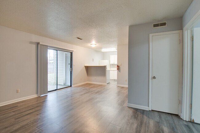 Foto del edificio - 4906 Cotton Row NW