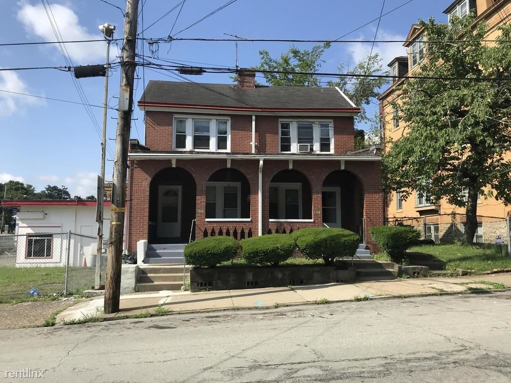 Primary Photo - 3 br, 1 bath Townhome - 1028 Wallace Ave