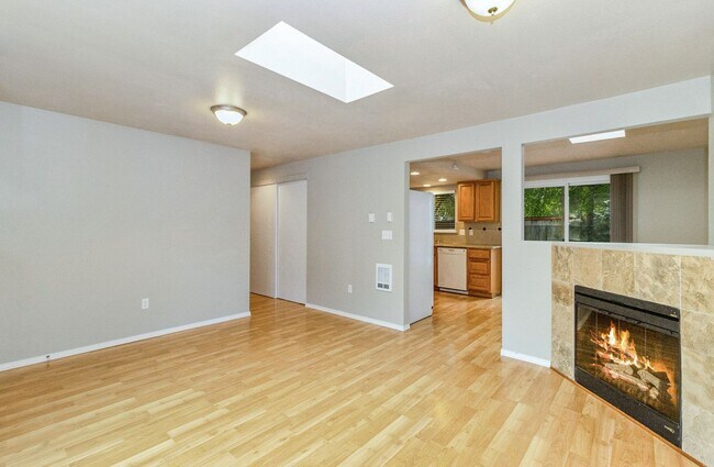 Foto del edificio - Kirkland Rambler for rent! Contact Jennifer for a showing 4252238096
