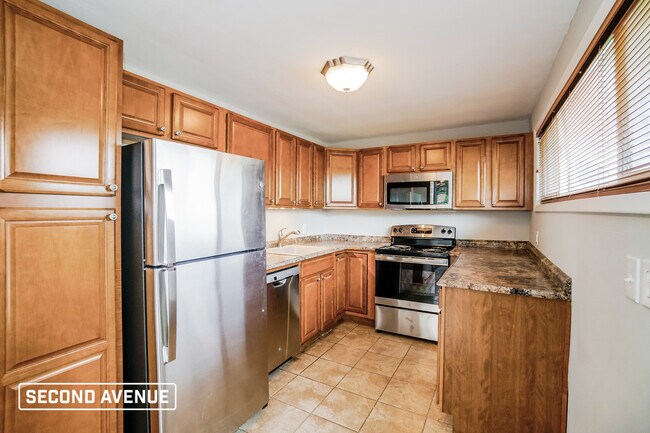 Building Photo - 642 Garden City Dr