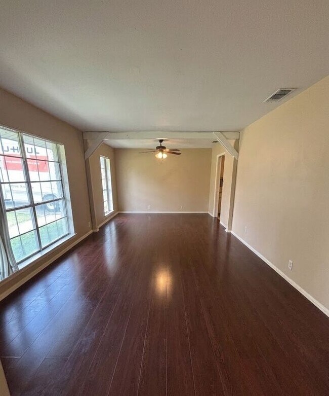 Foto del edificio - 4307 Markham St