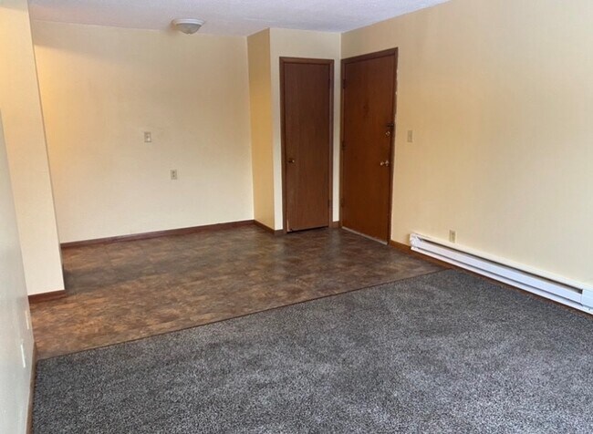 Building Photo - 1810 A Ave NE