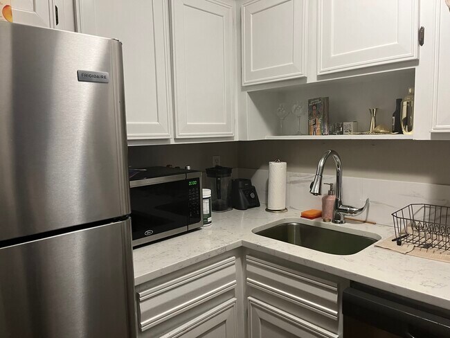 kitchen - 24 Adams Ave