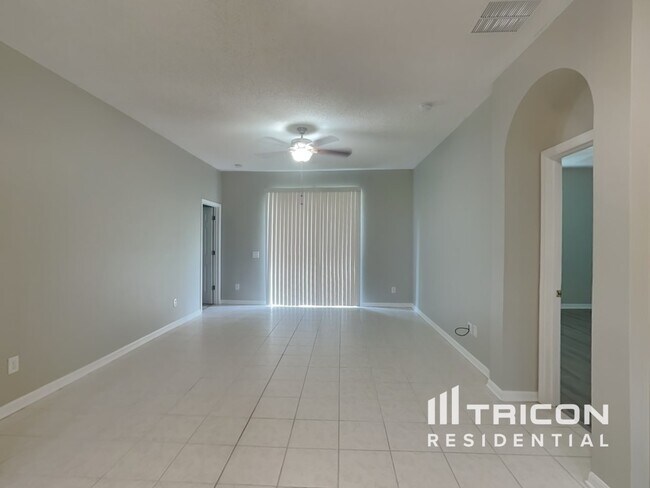Building Photo - 10240 Grant Creek Dr