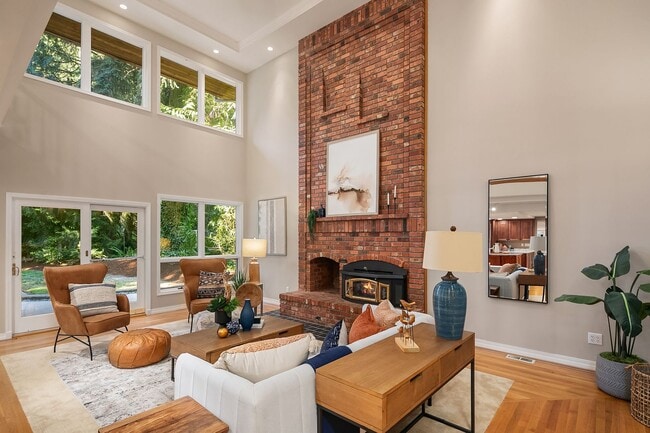 Foto del edificio - CLICK "REQUEST A TOUR" NOW!