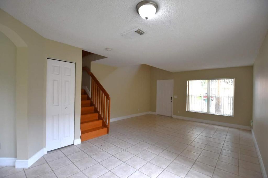 Primary Photo - 13440 SW 24th St
