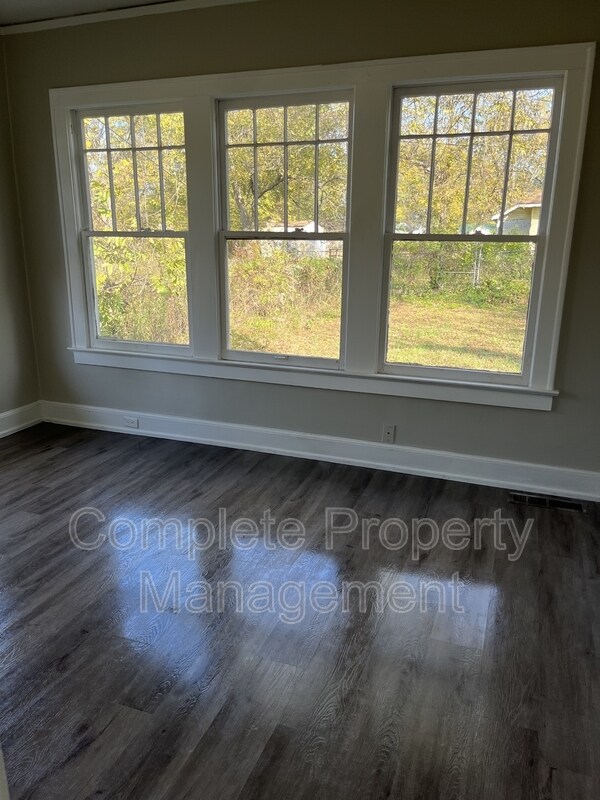 Foto del edificio - 325 12th St SW