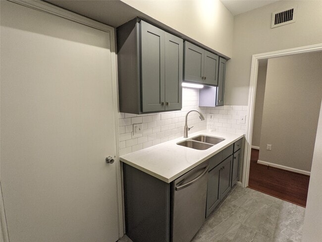 Foto del edificio - 2475 Underwood St