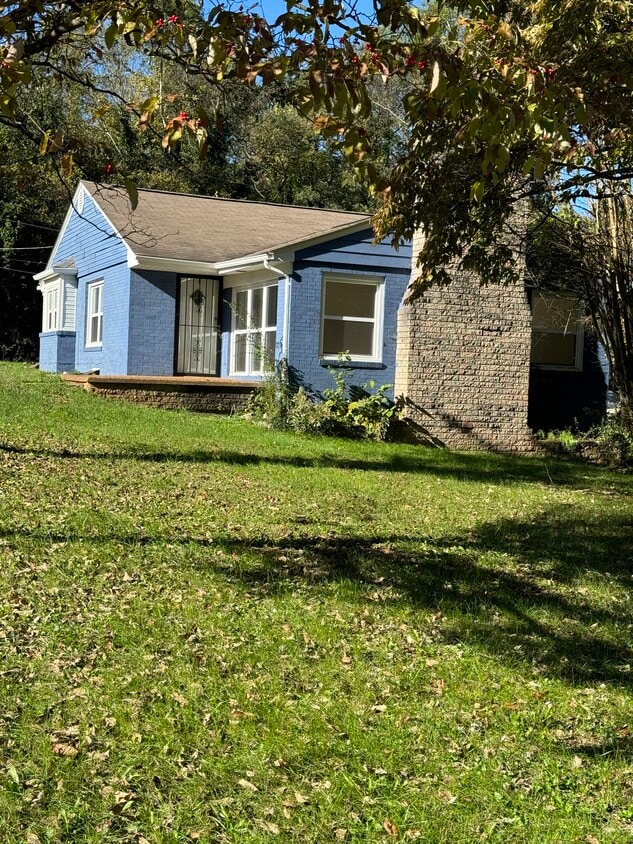 Primary Photo - 2301 Brooks Ave