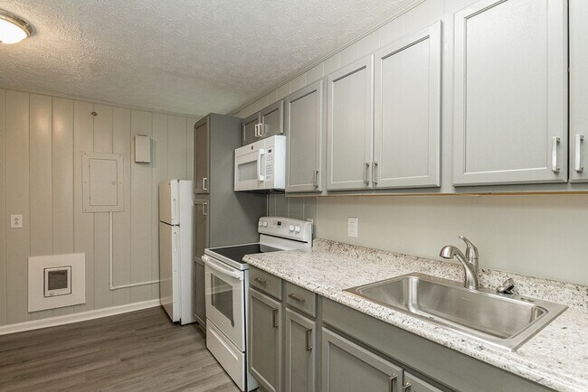 Foto del edificio - Beautifully FULLY RENOVATED 2 Bdr 1 bath i...
