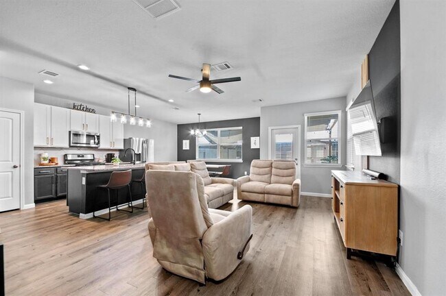 Foto del edificio - 3915 Calasso Ct