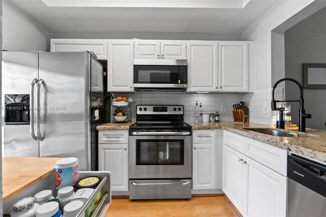 Foto del edificio - 2281 SW 15th St