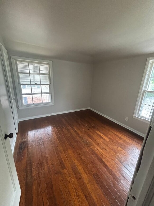 Building Photo - Gorgeous 2 beds 1 bath in Euclid!
