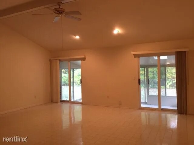 Foto del edificio - 33736 Hathaway