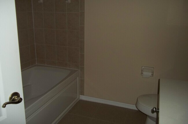 Foto del edificio - 2132 SE Eatonville Dr