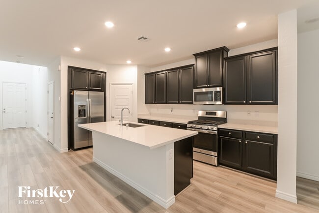 Building Photo - 6845 Greensmen Ave