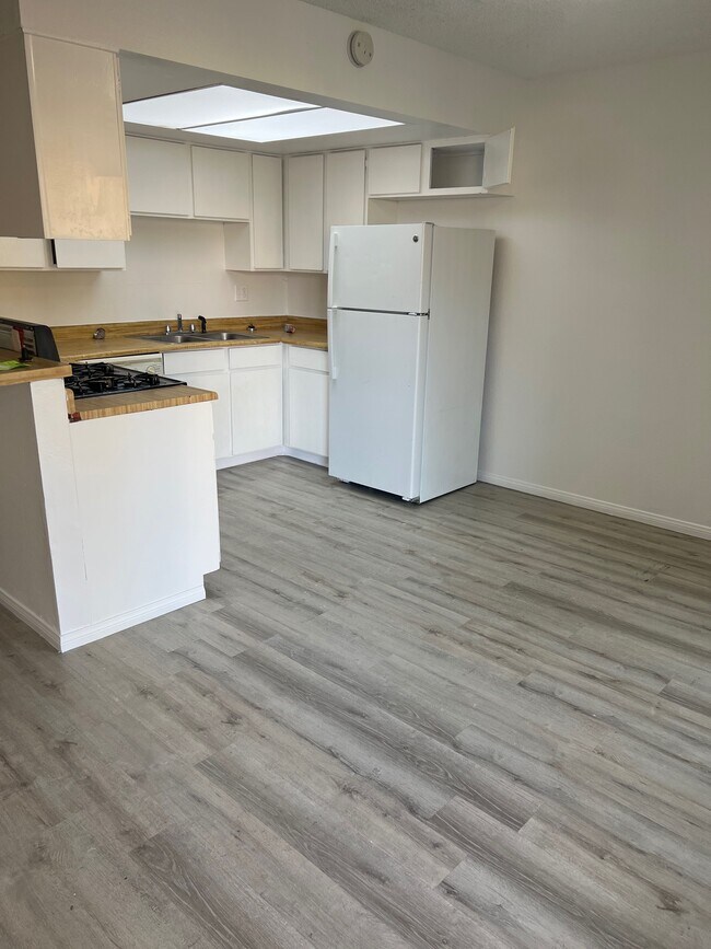 Building Photo - 1479 Tamareno Cir