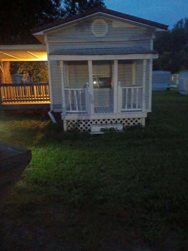 Foto del edificio - 2 Bedroom 1 Bathroom Mobile Home Community