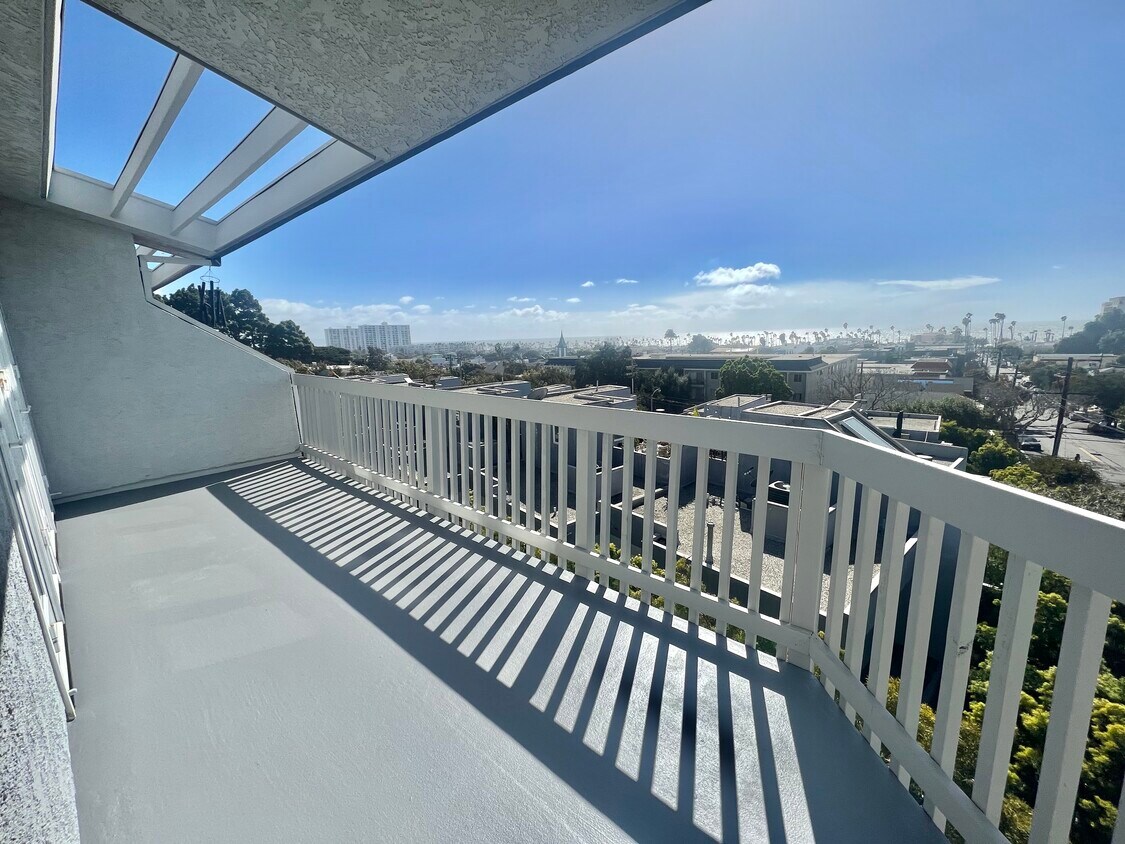 Primary Photo - 320 Pacific St