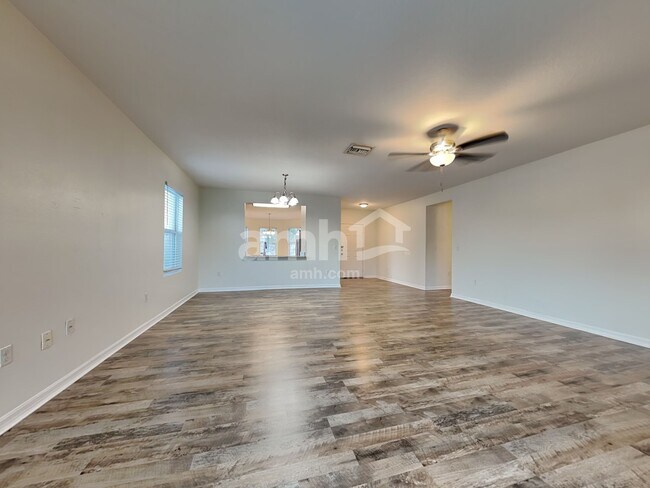 Foto del edificio - 3825 Crystal Dew St