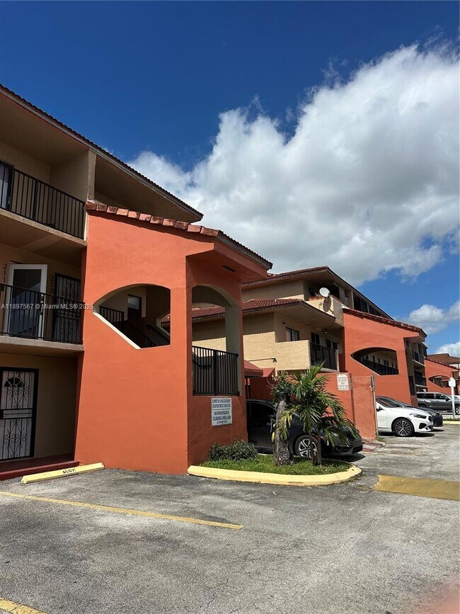 Foto del edificio - 2301 W 60th St