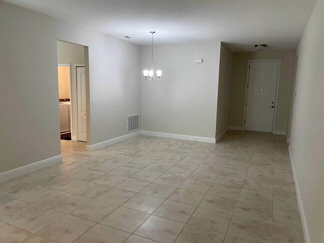 Building Photo - 135 Melton Ave